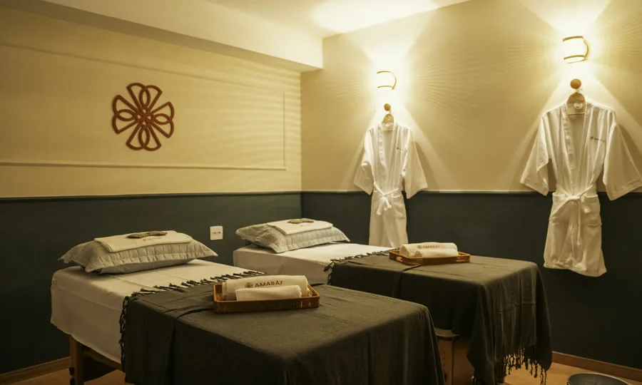 Sala dupla preparada para uma experiência a dois
